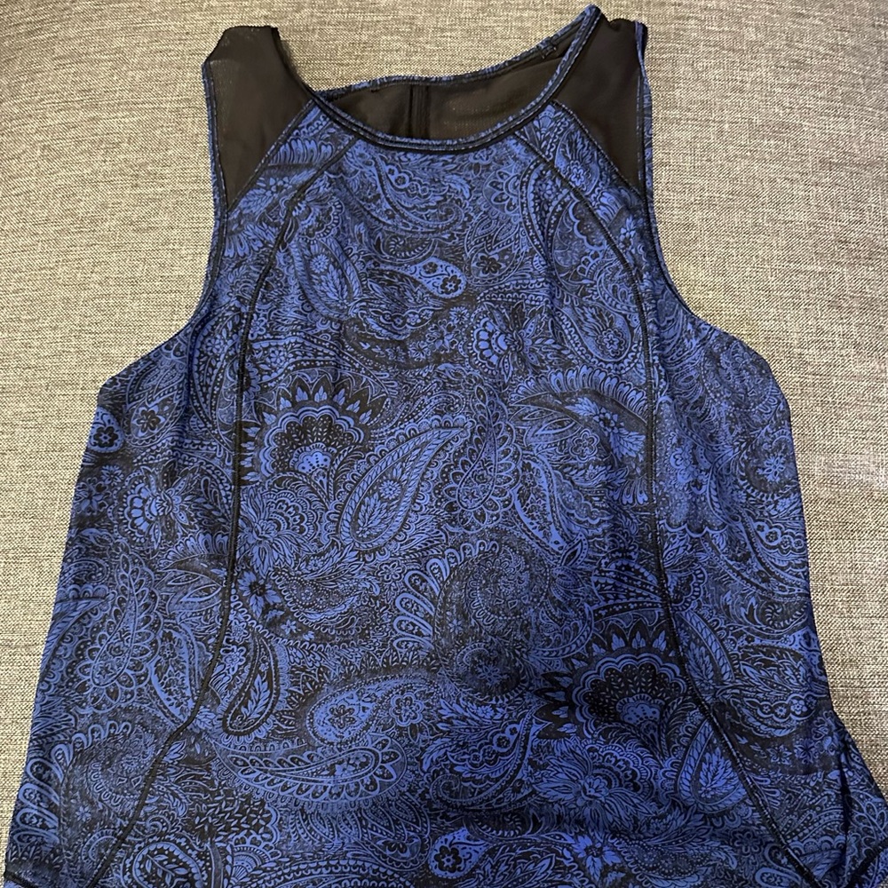 lululemon sculpt tank, vented back size 6